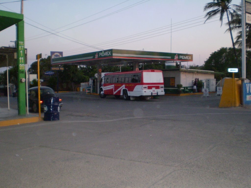 Gasolinera Escobar, Гуасейв