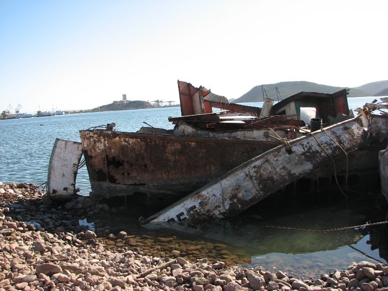 Desmantelamiento de barco abandonado, Гуэймас