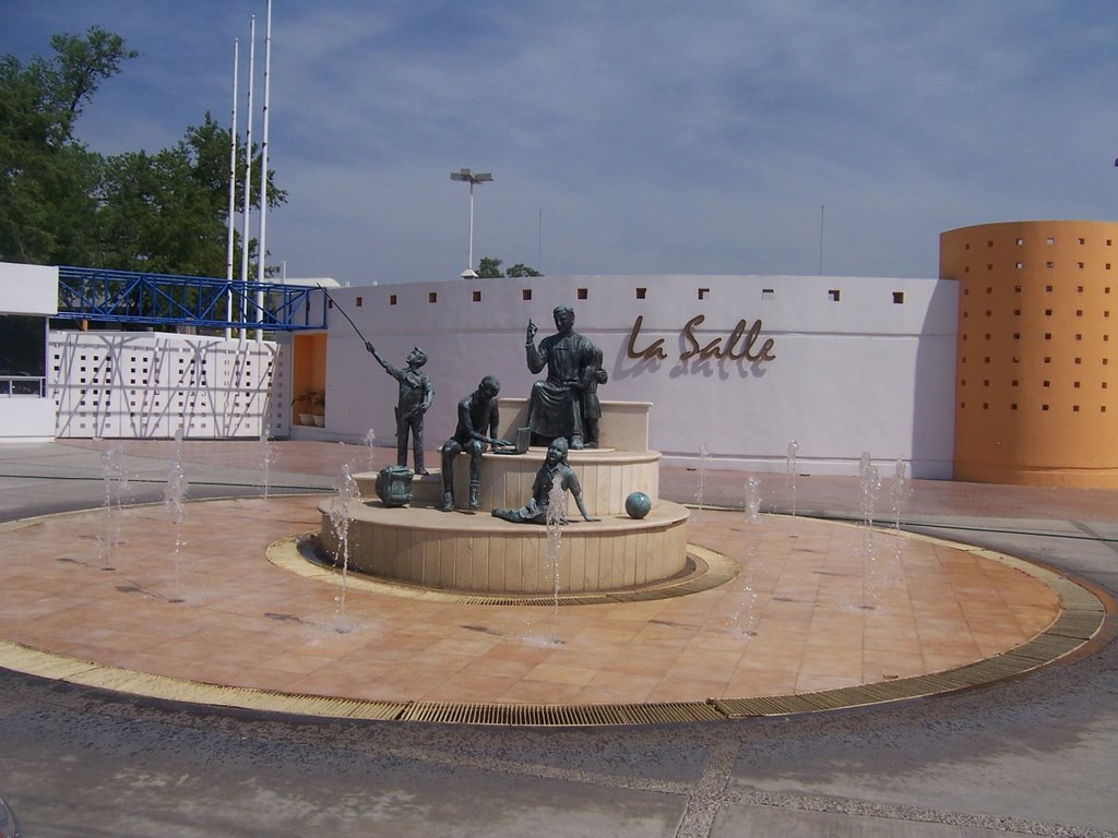 Colegio José de Escandón La Salle (fuente entrada), Валле-Хермосо