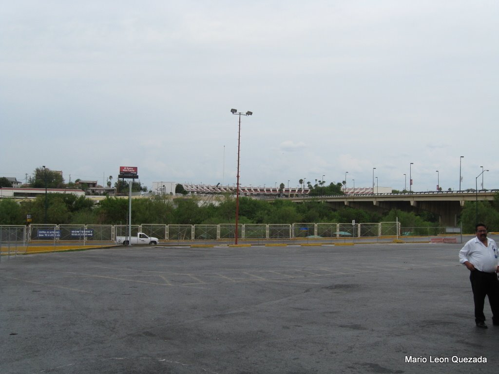 Laredo´s Customs desde Nuevo Laredo, Tamps. Mexico 2009, Нуэво-Ларедо