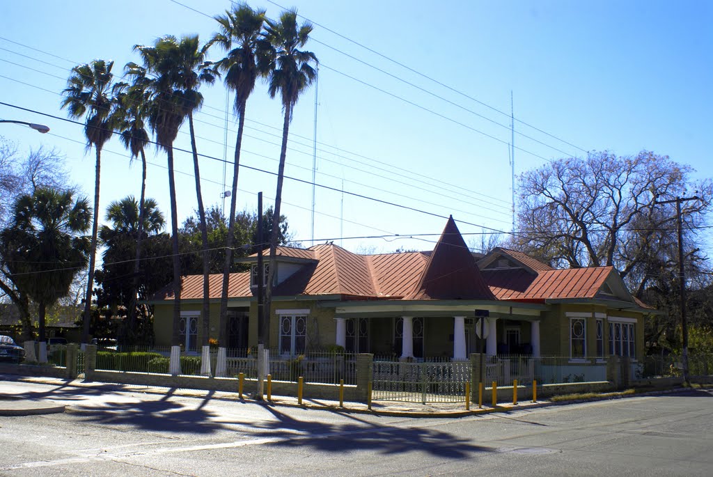 La casa del cono, Нуэво-Ларедо