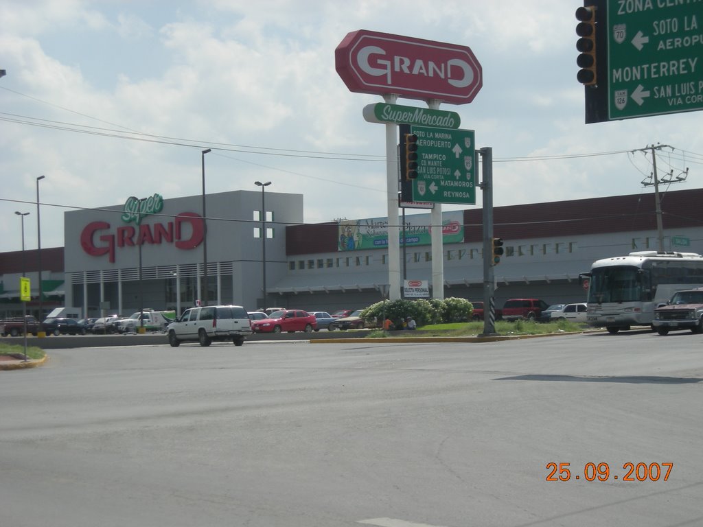 Tienda de Autoservicio Grand Suc.Central, Риноса