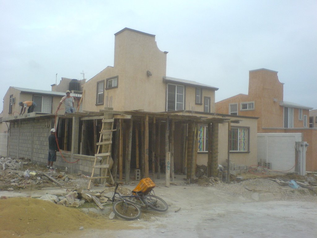 Haciendo nuevas casas en el Fracc. 18 de marzo., Сьюдад-Мадеро
