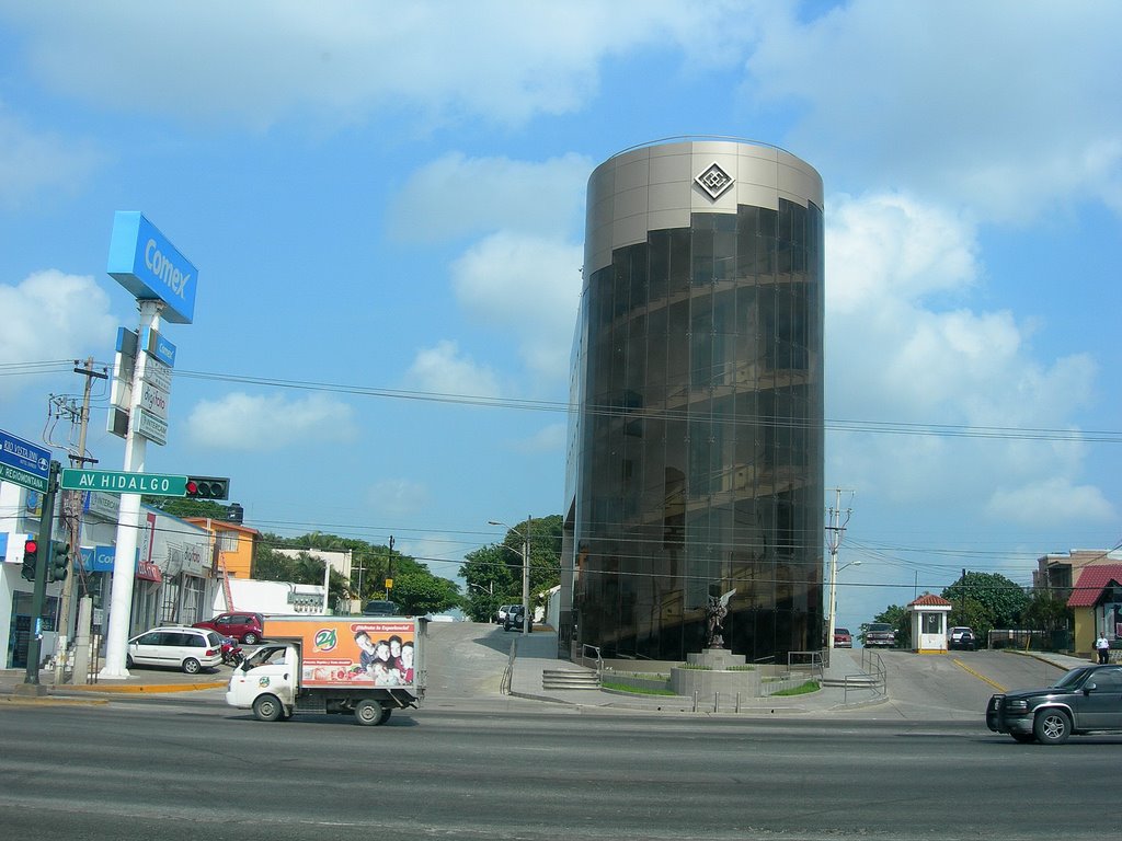Edificio desde la avenida Regiomontana, Тампико