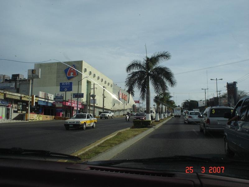 Avenida Hidalgo y Agua dulce TAMPICO, Тампико