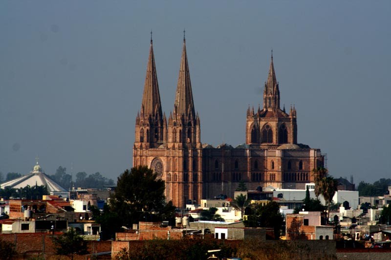 Vista tipo mediaval de La Parroquia de San José, Арандас