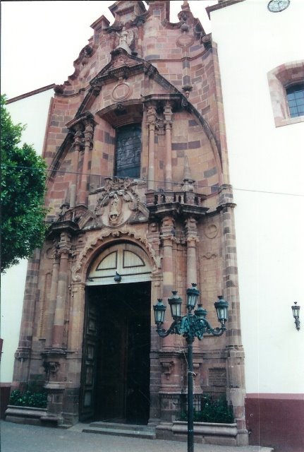 puerta de la iglesia, Атотонилко