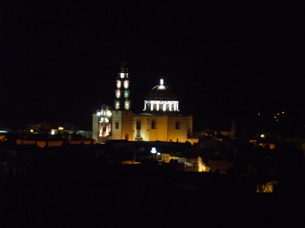 lindo templo de san miguel de noche, Атотонилко