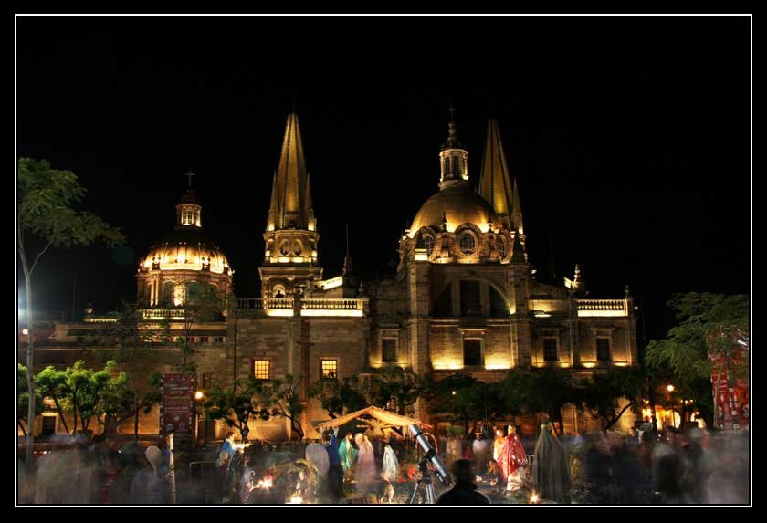 Catedral y Plaza de la Liberación en Guadalajara, Jal. - Cathedral and Plaza de la Liberacion, Гвадалахара