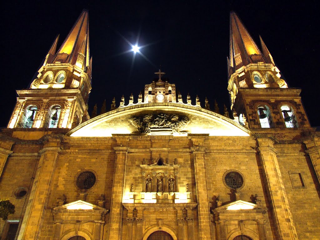 Catedral de Guadalajara Nocturna, Гвадалахара