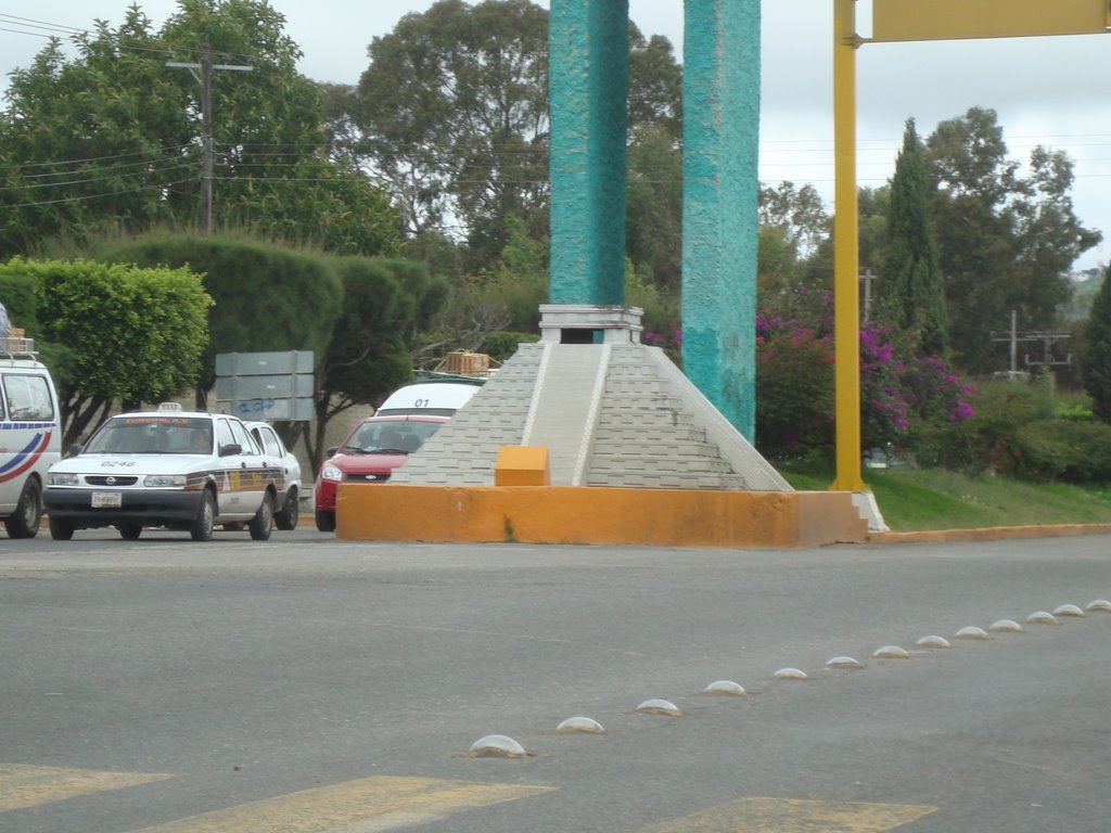 Piramide Chichen Itza Yucatan,Boulevard ,Comitan Chiapas, Комитан (де Домингес)