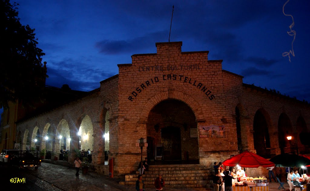 Centro Cultural Rosario Castellanos en Comitán, Chiapas., Комитан (де Домингес)