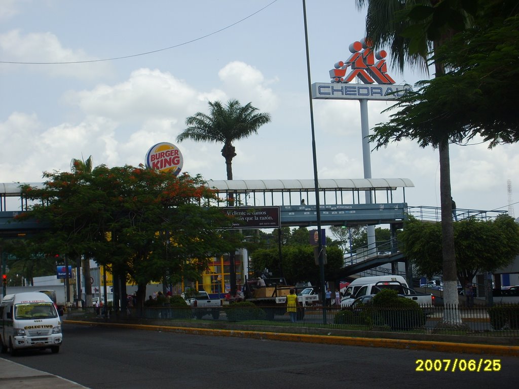 Puente peatonal Blvd. Fco. I. Madero Plaza Crystal Tapachula, Тапачула