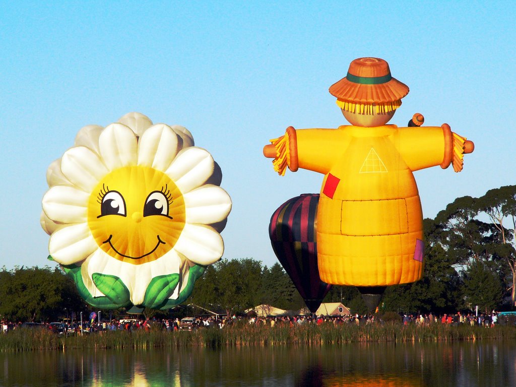 Balloons in autumn at Lake Rotoroa, Hamilton, NEW ZEALAND, Гамильтон