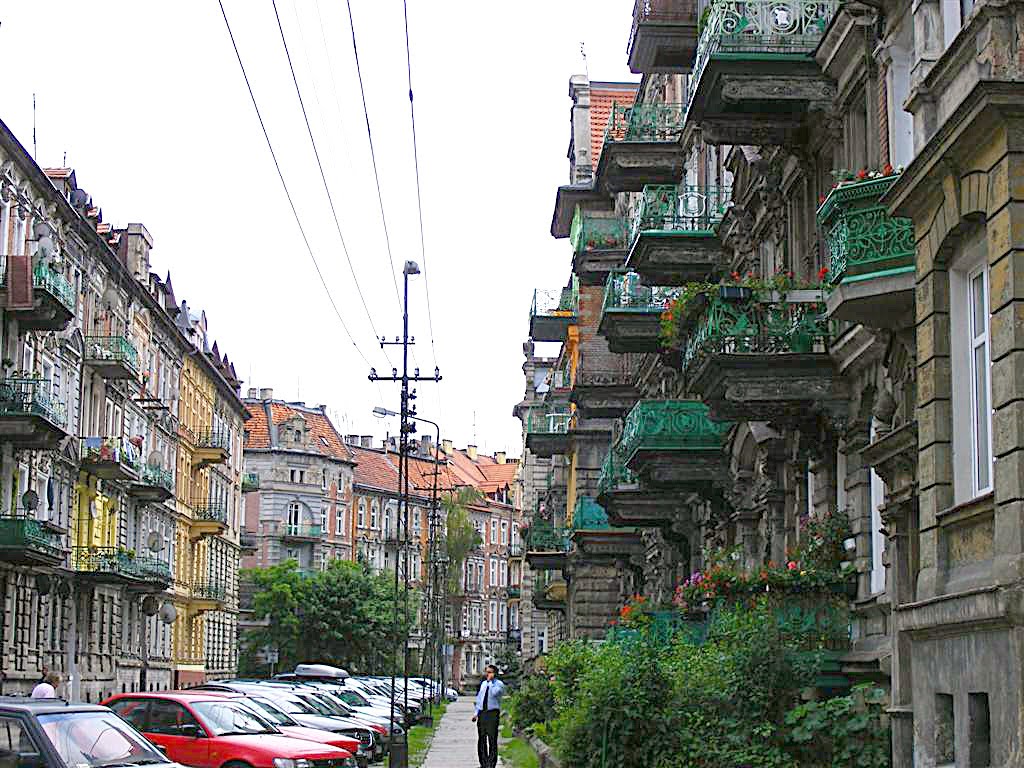 Legnica.Kamienice z balkonami przy ul. F.Roosevelta. Houses with balconies Street. F. Roosevelt, Легница