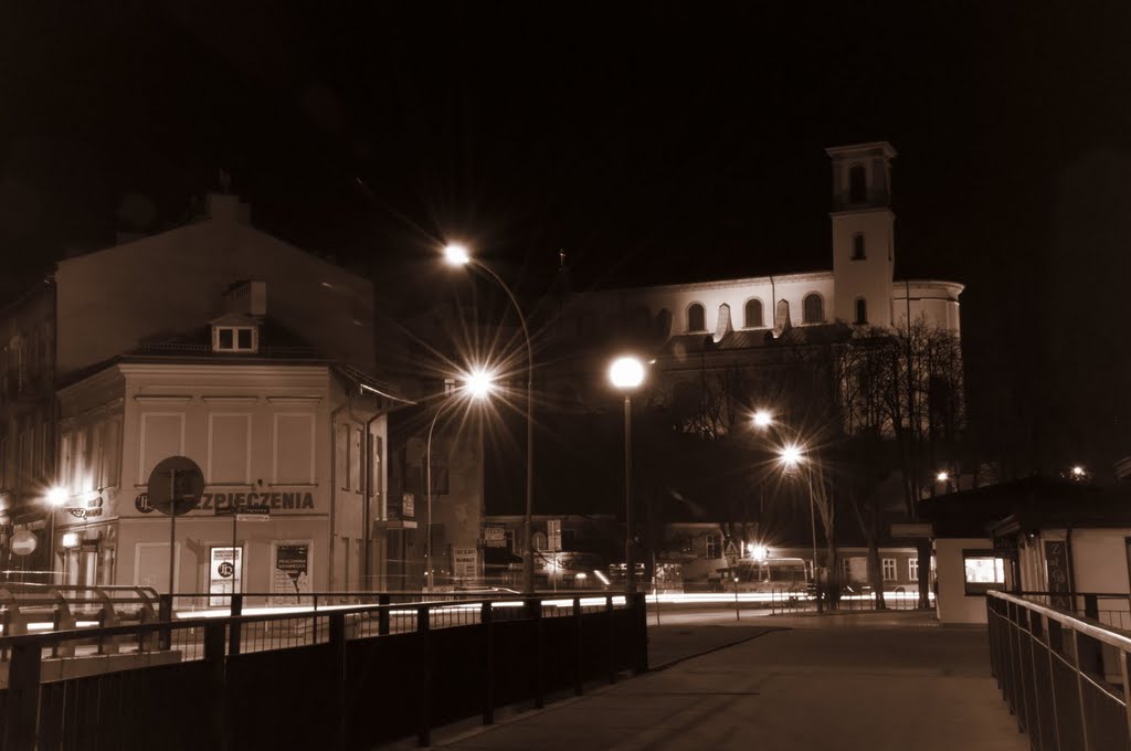 Bazylika Mniejsza Narodzenia Najświętszej Maryi Panny w Gorlicach - Noc, Горлице