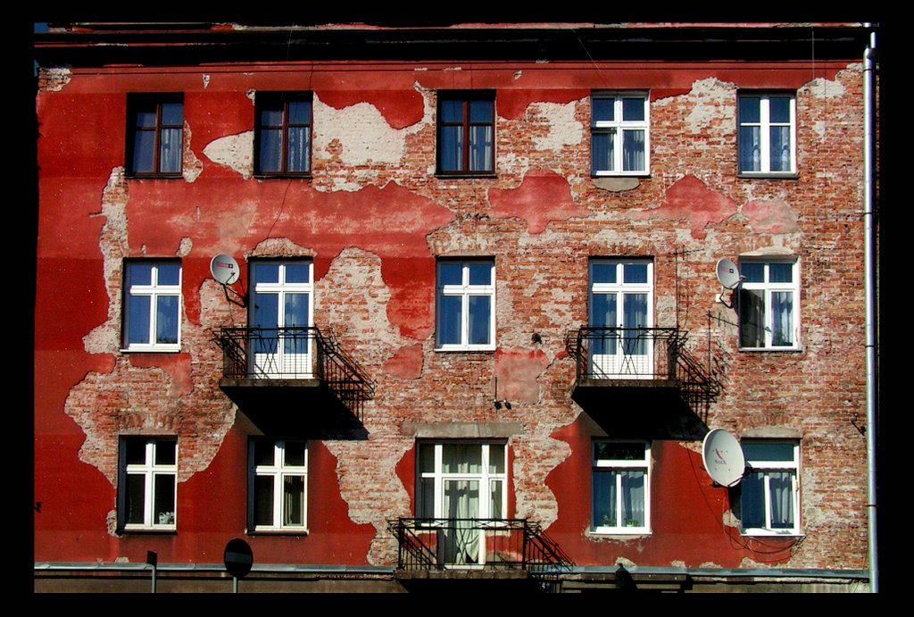 Red plasterwork 1, Краков (ш. ул. Вроклавска)