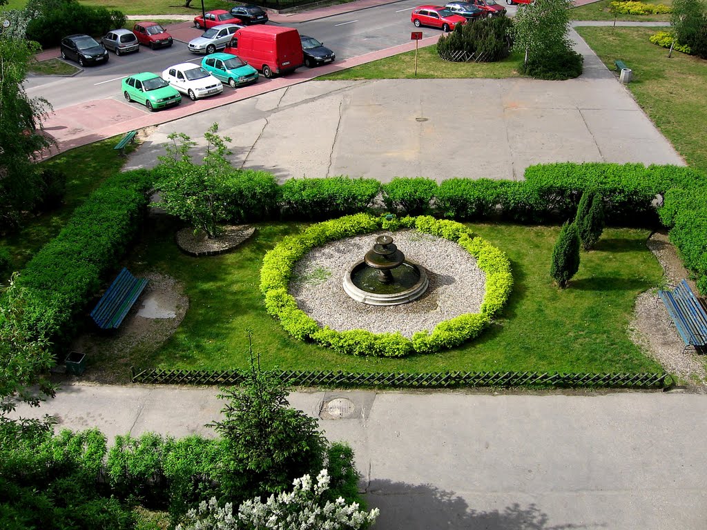 Legionowo / Poland - Fontanna na osiedlu-Fountain at housing estate, Легионово