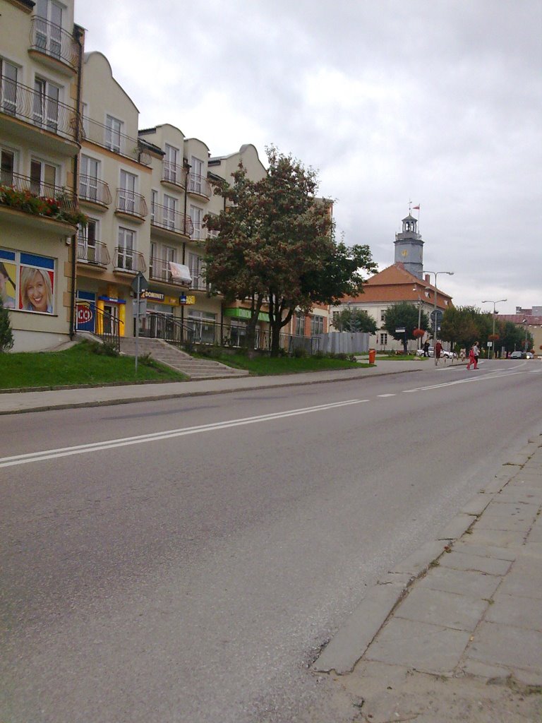 widok na ul.Warszawska ,w oddali wieża Ratusza, Млава