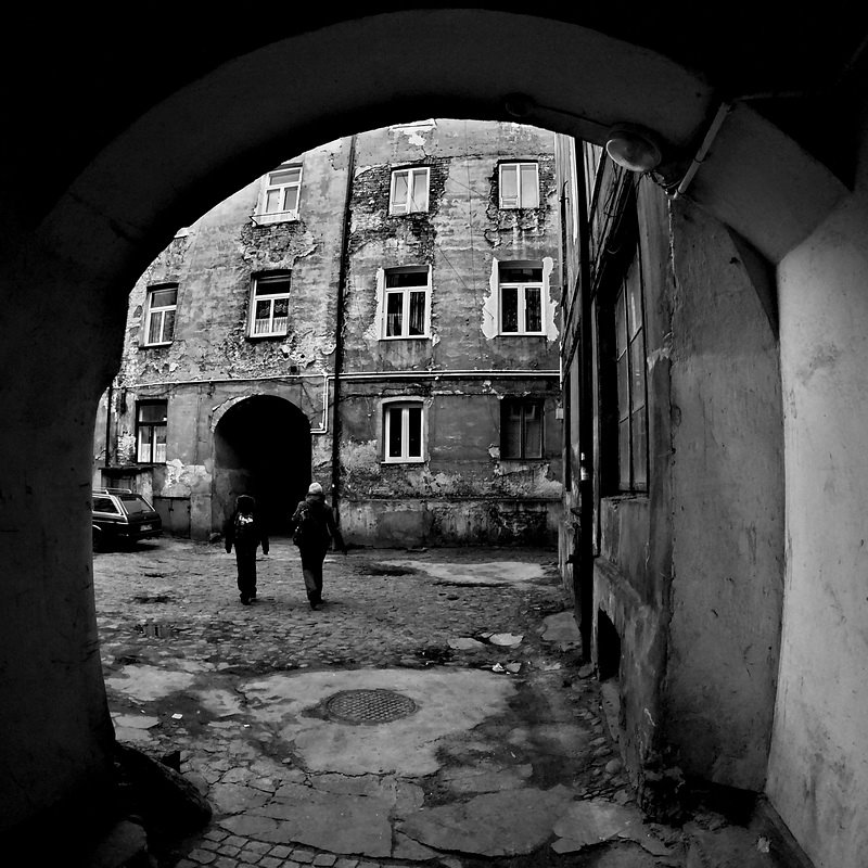 Ulica Tumska - jedno z podwórek  | www.ahojmedia.pl, Плоцк