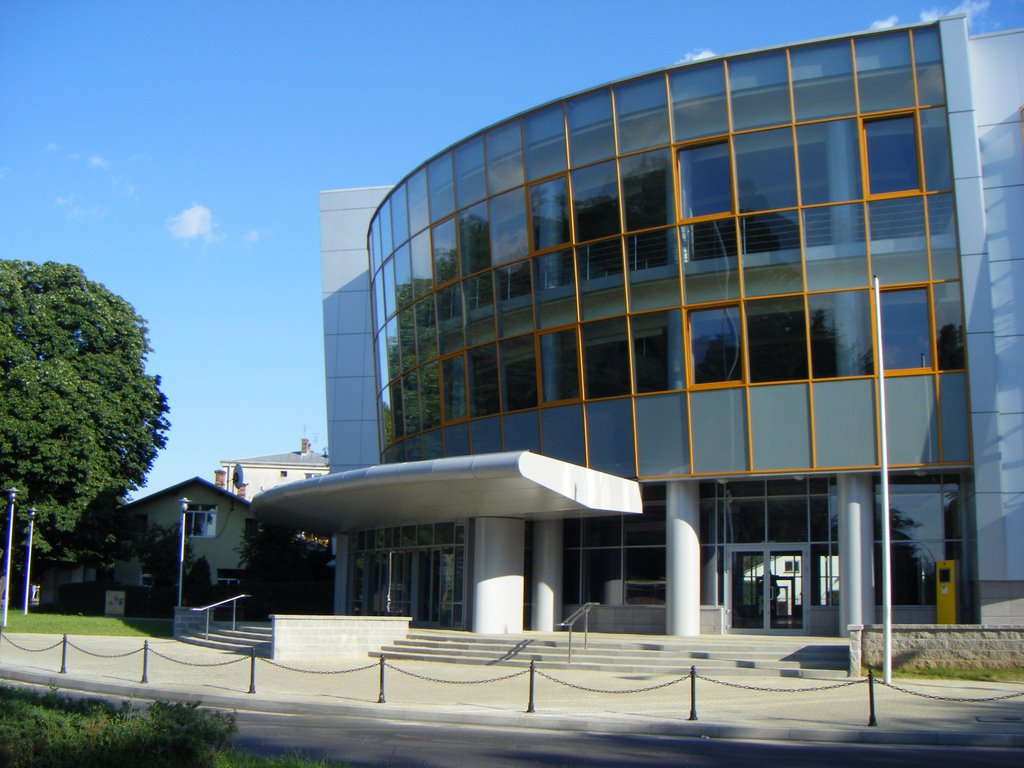 Dom Kultury - szklana fasada, Кросно