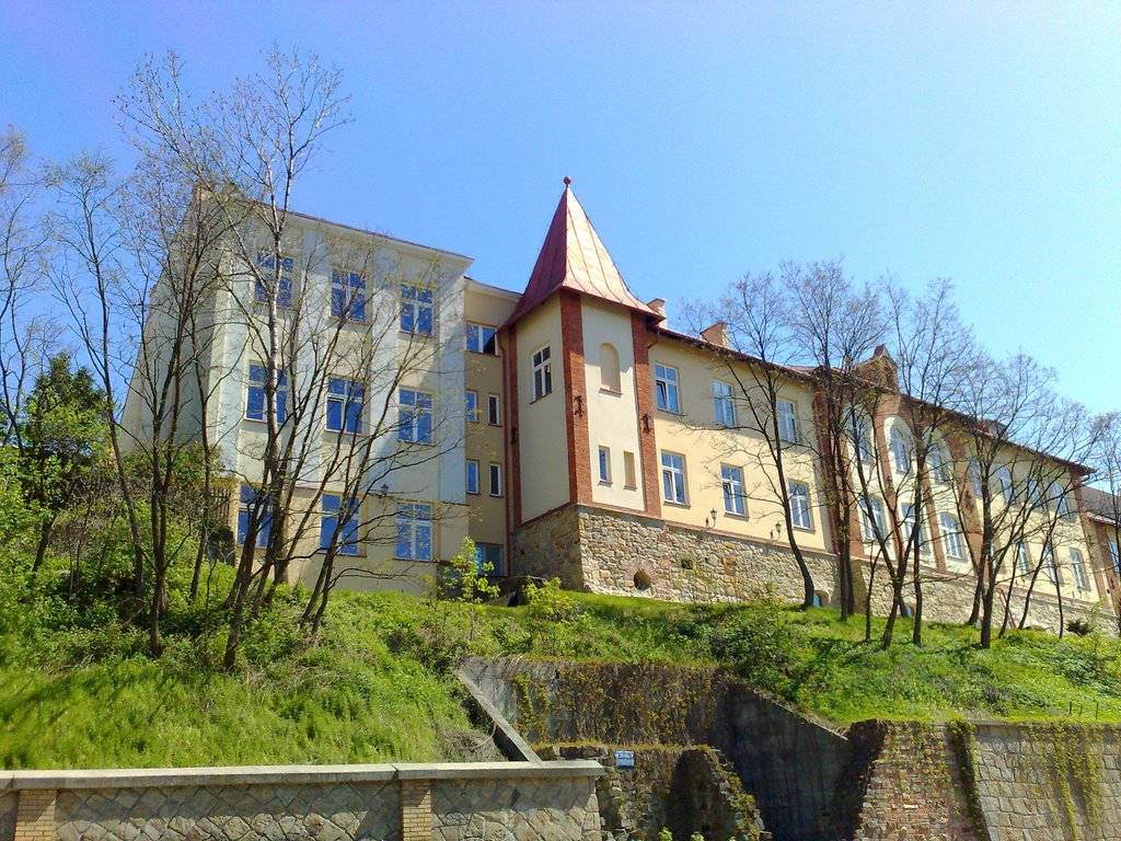 Krosno - dawna KOlegiata Jezuicka (obecnie Państwowa Wyższa Szkoła Zawodowa, Кросно