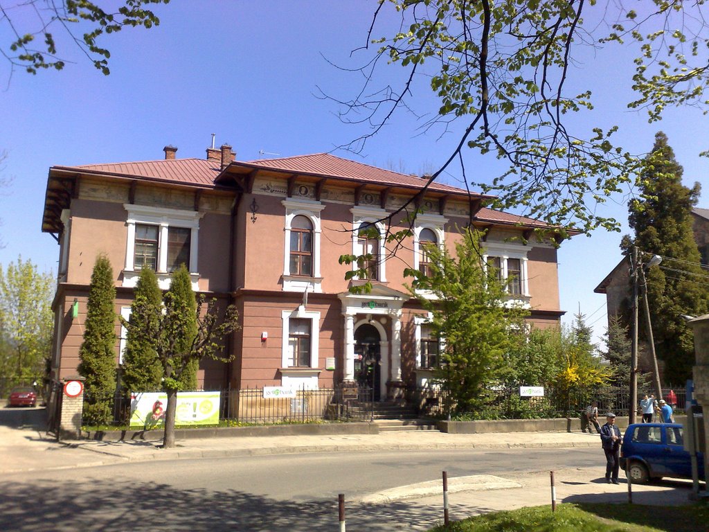 Krosno - ul.Kapucyńska, budynek dawnego Towarzystwa Zaliczkowego (aktualnie siedziba banku), Кросно
