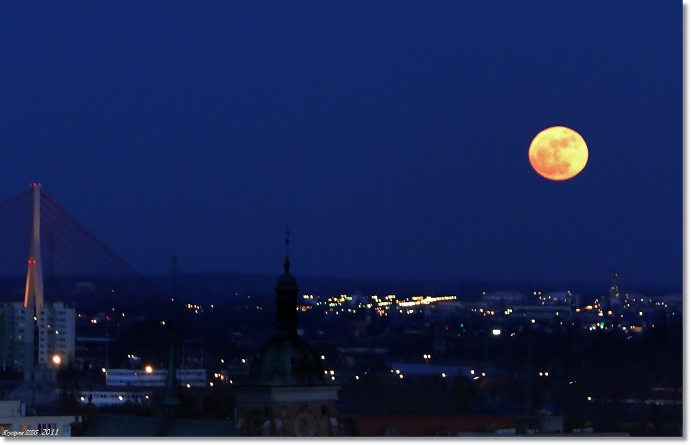 Księżyc-19.03.2011- odległość 356,5 tys km.[ks], Гданьск