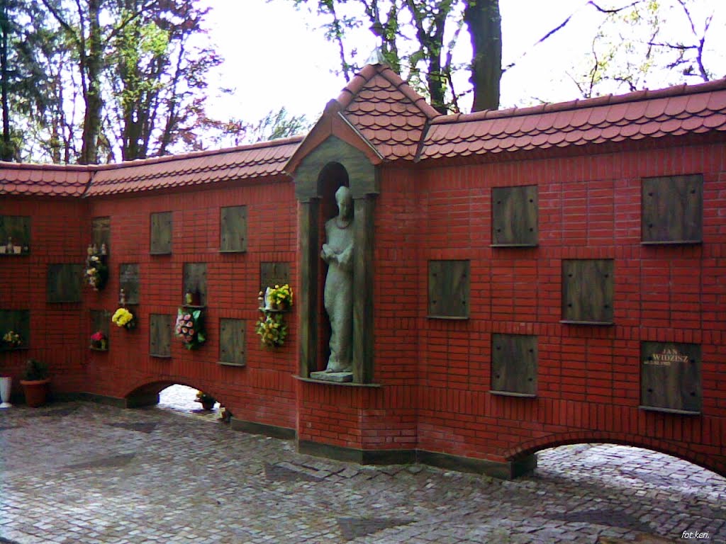 Kolumbarium na cmentarzu komunalnym w Słupsku.(rewers), Слупск