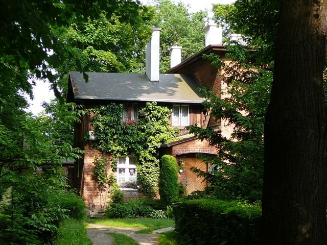 an old cottage house in Sopot/ stary, wiejski dom w Sopocie, Сопот