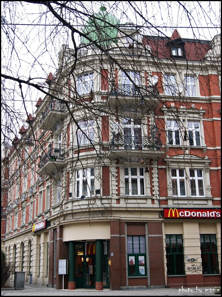 GLIWICE. Restauracja McDonalds (do 1945 ekskluzywna kawiarnia Cafe Kaiserkrone/Restaurant Mc Donalds (until 1945 Cafe Kaiserkrone), Гливице
