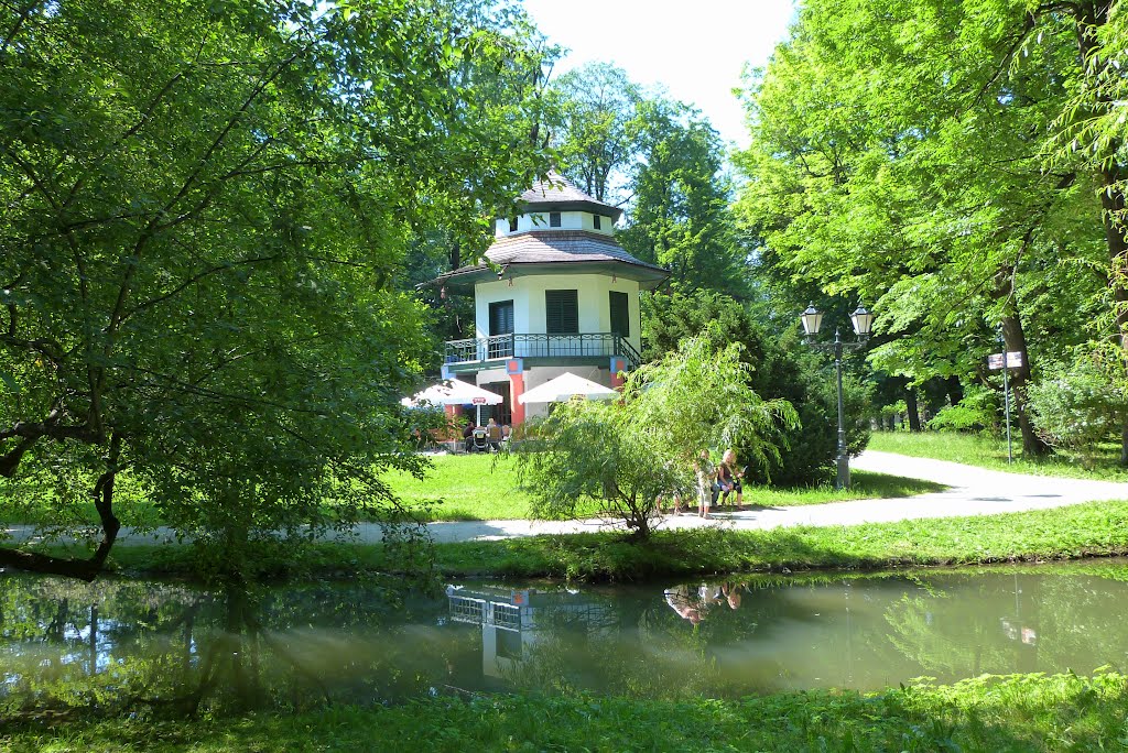 Domek Chiński – zabytkowa altana położona w żywieckim parku, wybudowana w drugiej połowie XVIII wieku przez Wielopolskich., Живец