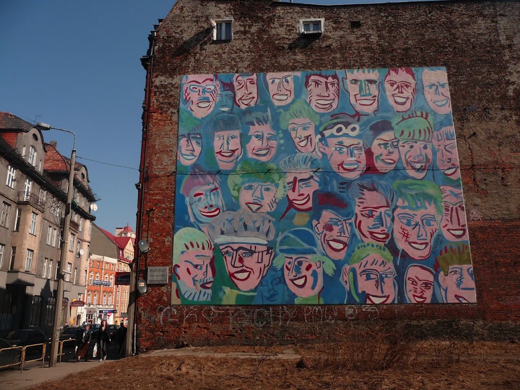 Mural "Uśmiechnięte Twarze" ("Smiling faces" a mural), Мысловице
