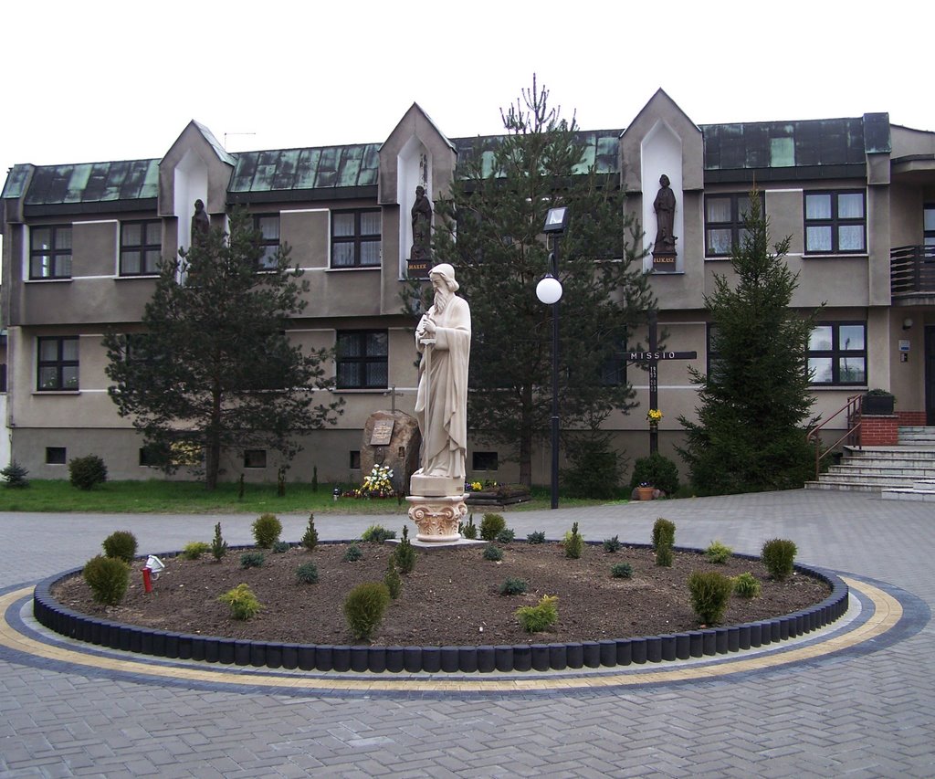 Plac przykościelny w Pyskowicach, Пысковице