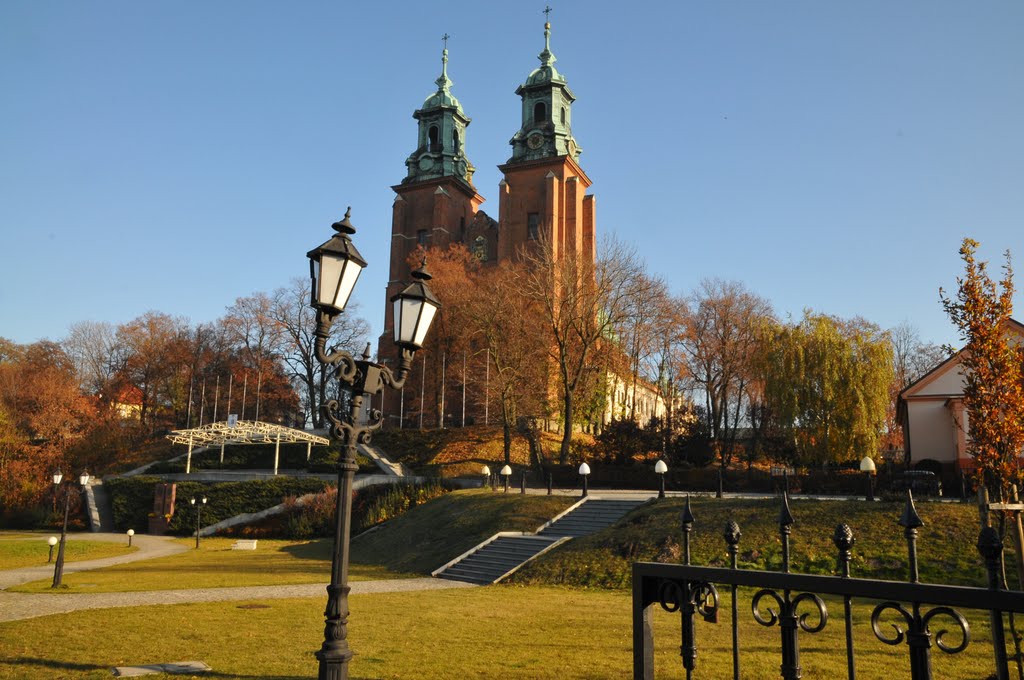 Cathedral of Gniezno, western view, Островец-Свитокржиски