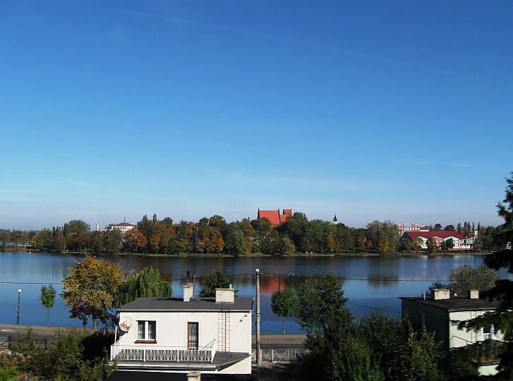 widok z okna wagonu kolejowego - Iława - jezioro Jeziorak, Илава
