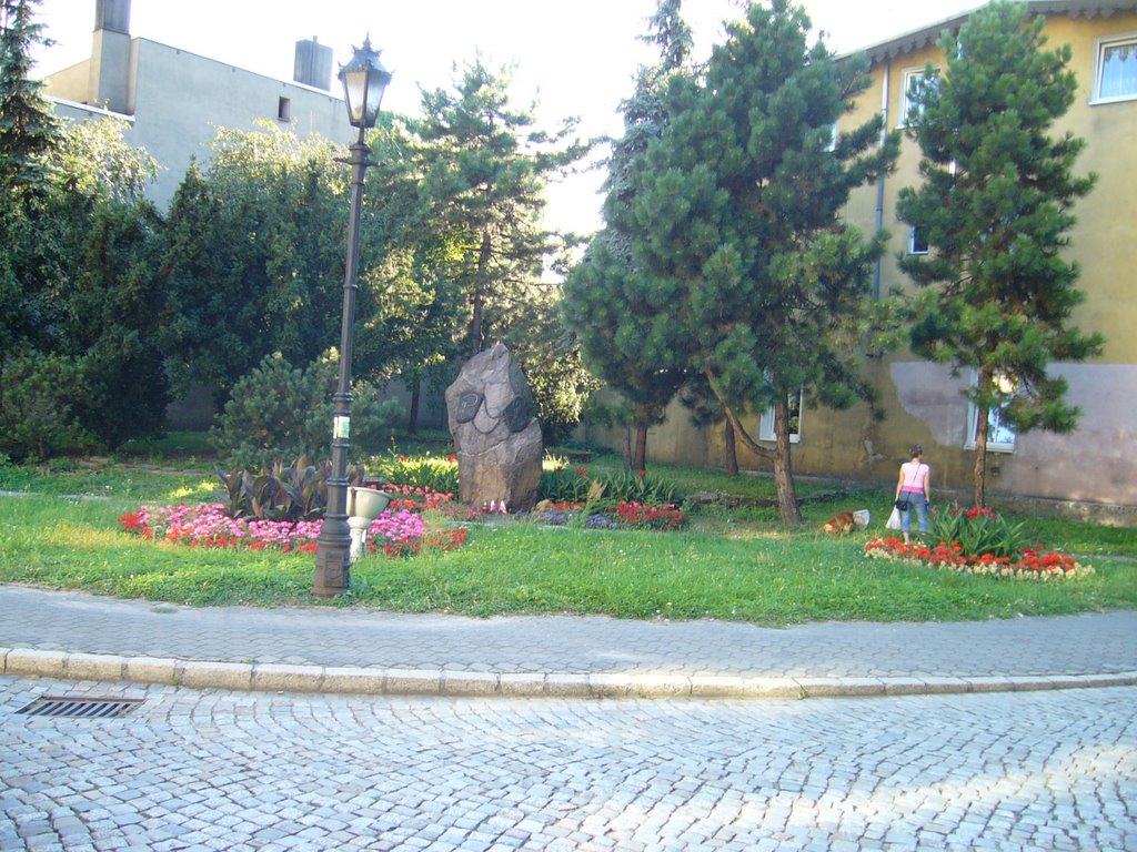 Pomnik Ofiar Katynia, Лешно