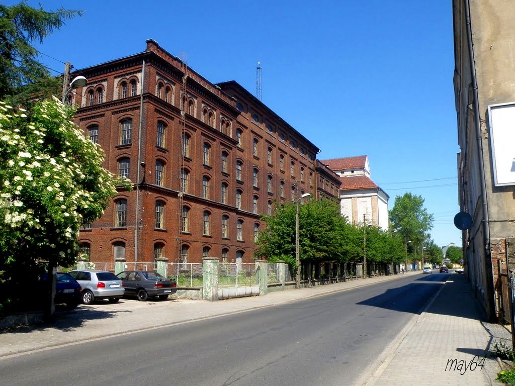 Leszno : Przemysłowa - widok na dawny budynek Zakładów Młynarskich, Лешно