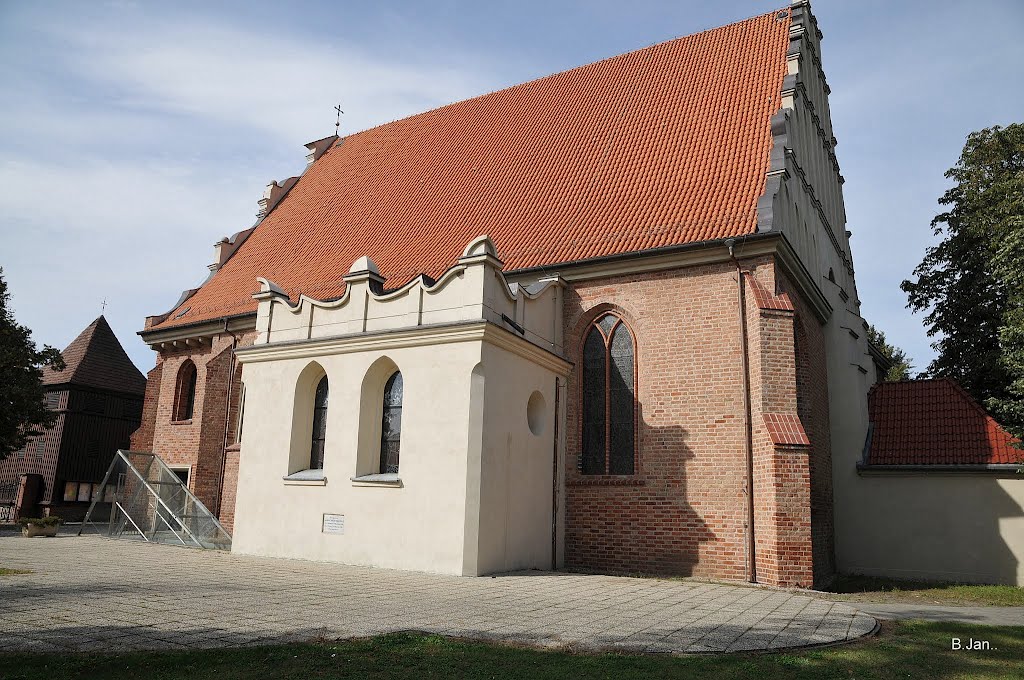 Kościół pw. św. Wojciecha w Poznaniu, widok z dziedzińca kościoła, Познань