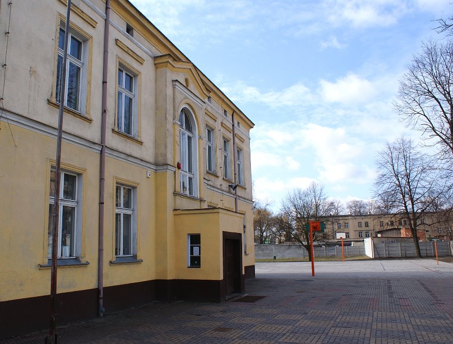 Szkoła Podstawowa Nr1, Равич