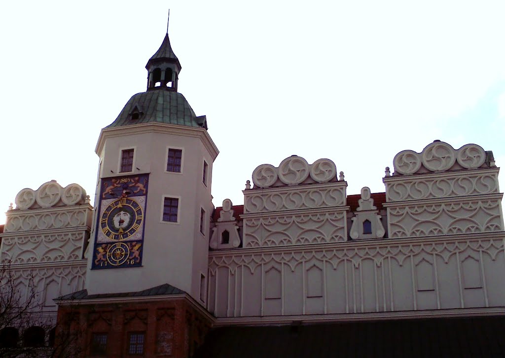 XVII - wieczny zegar . Zamek Książąt Pomorskich. Szczecin, Щецин