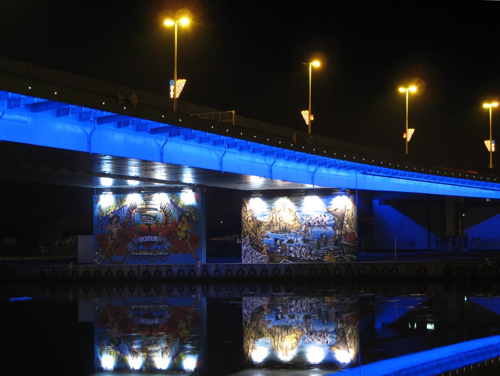 Graffiti under bridge, Щецин