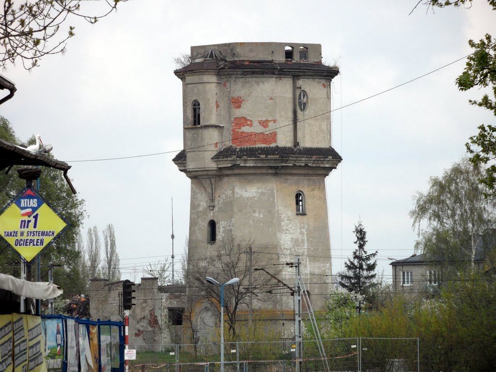 Kolejowa wieża ciśnień-2011 rok - widok z ulicy Mlodzowskiej, Радомско