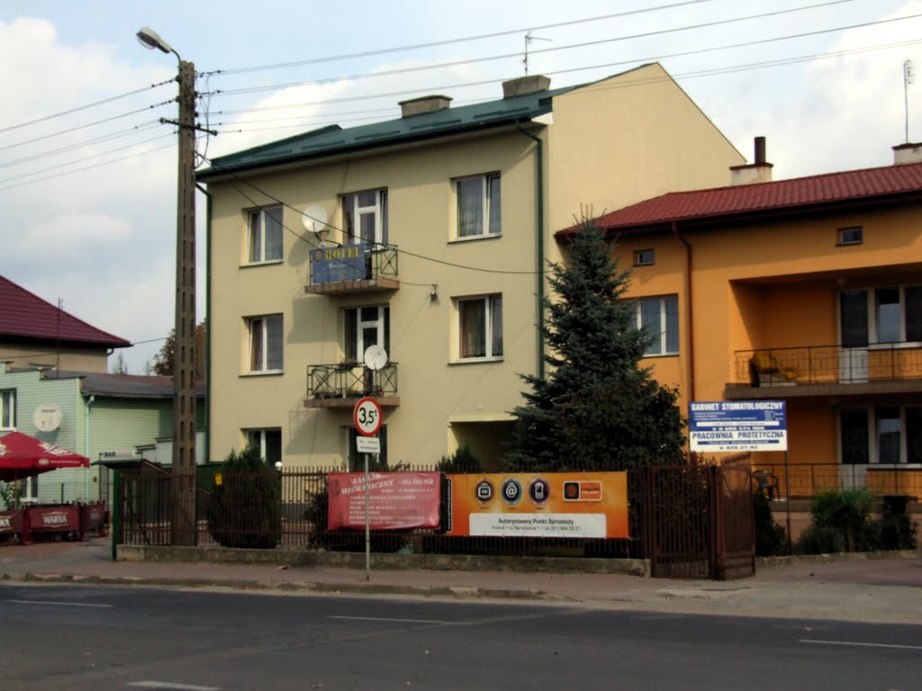 Kraśnik - hotel Iwona przy ul Jagielońskiej, Красник