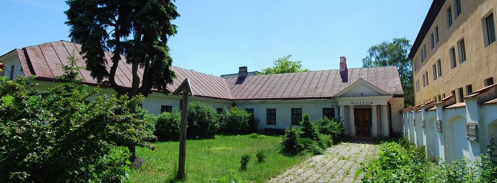 Dawny szpital św. Karola, Пулавы