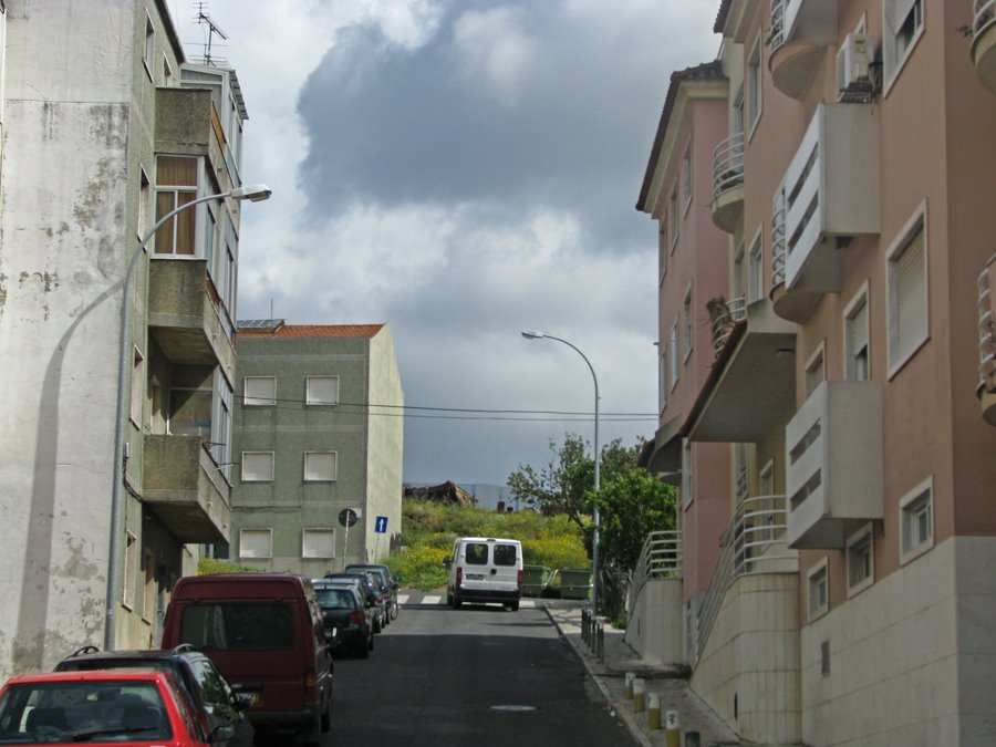 Rua Nicolau Tolentino, Амадора