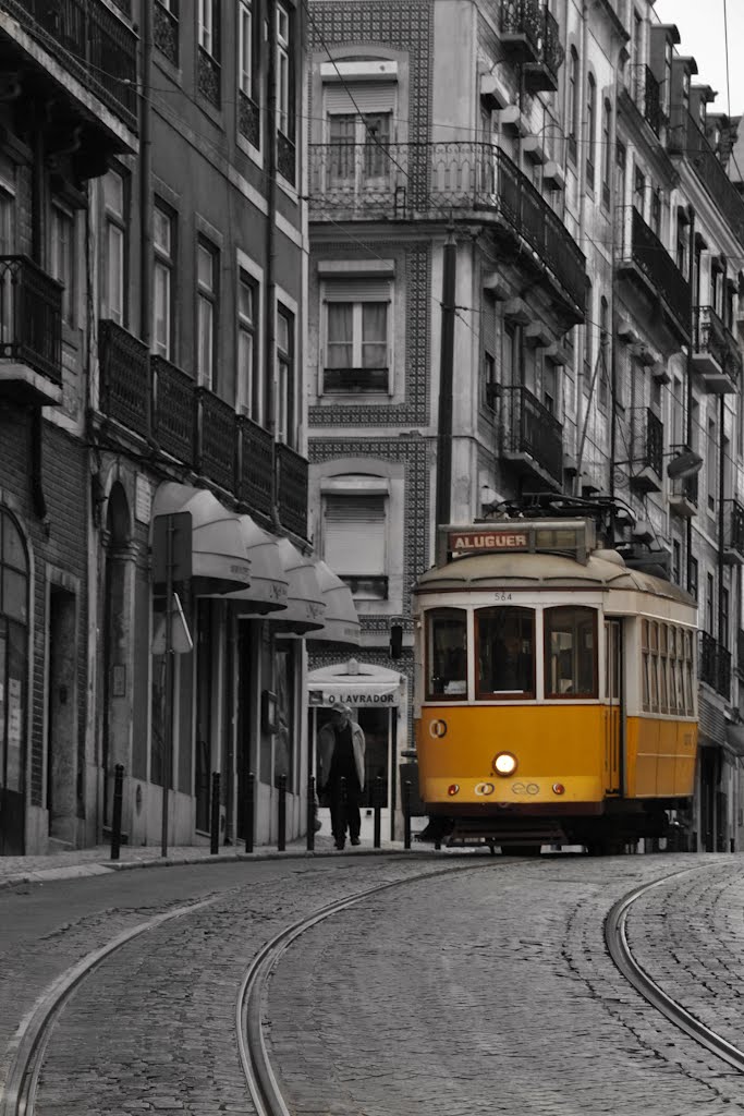 The beauty of the Lisbon tram nº 28 - Portugal, Лиссабон