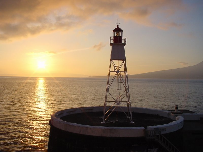 Azores - Sunrise at Faial Island Harbour, Матосинхос