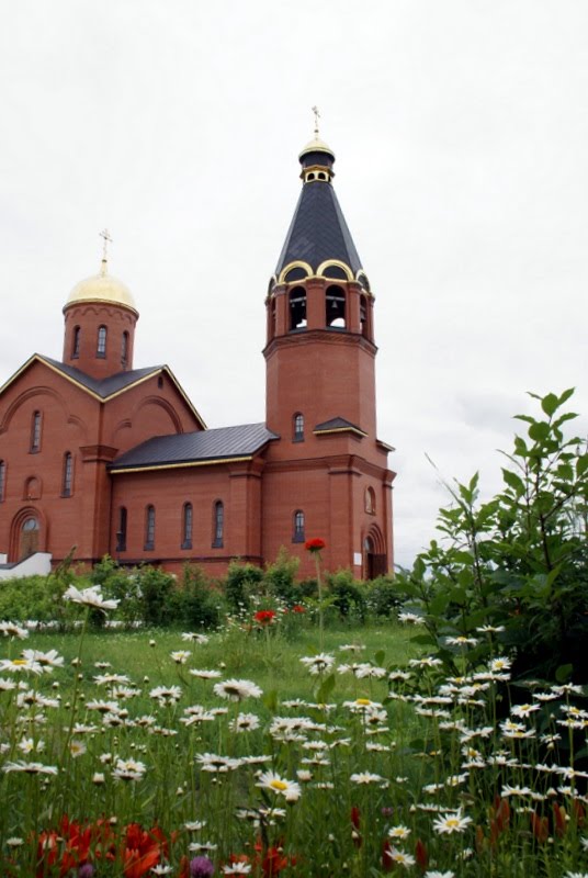 Православный храм в честь иконы Божьей матери "Всех скорбящих Радость"/ Ortodox church, Лангепас