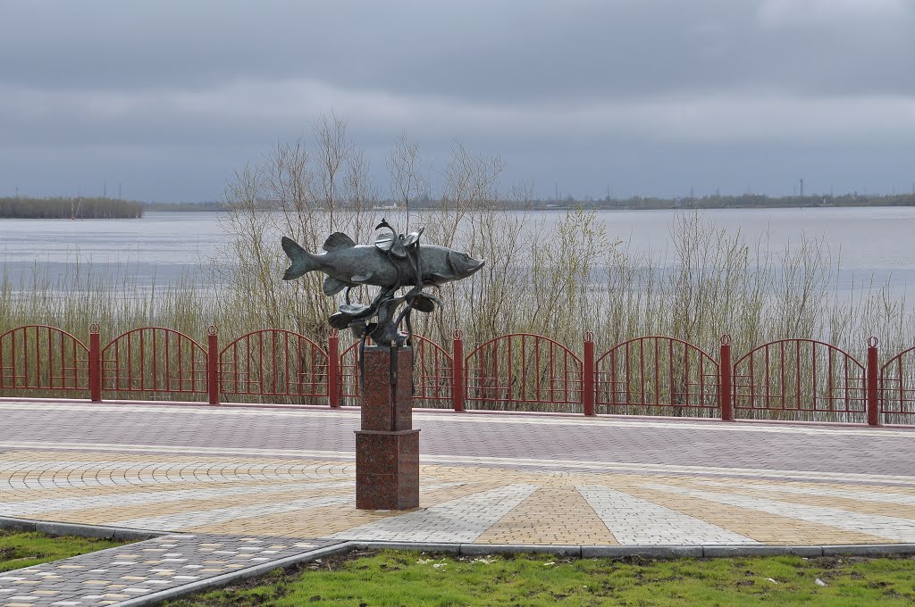 Pike sculpture, Нефтеюганск